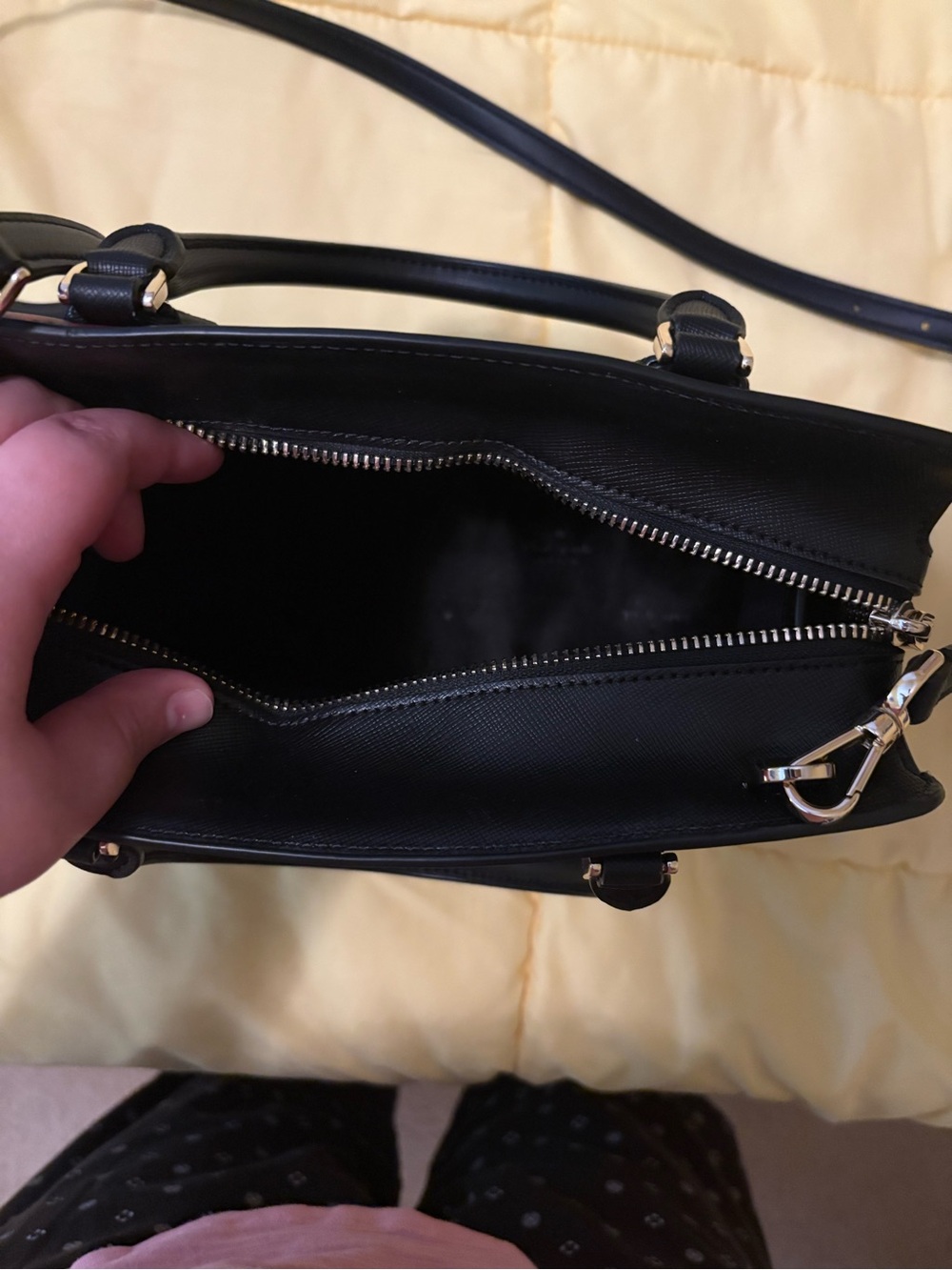 kate spade black handbag with red rose print - Picture 6 of 6